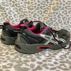 ASICS! Great Condition!!